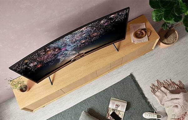 Samsung 55 Inch 4K UHD Smart Curved LED TV - Black - Image 4