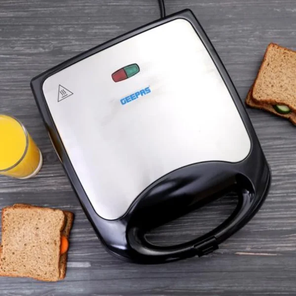 Geepas 1100W 4 Slice Sandwich Maker